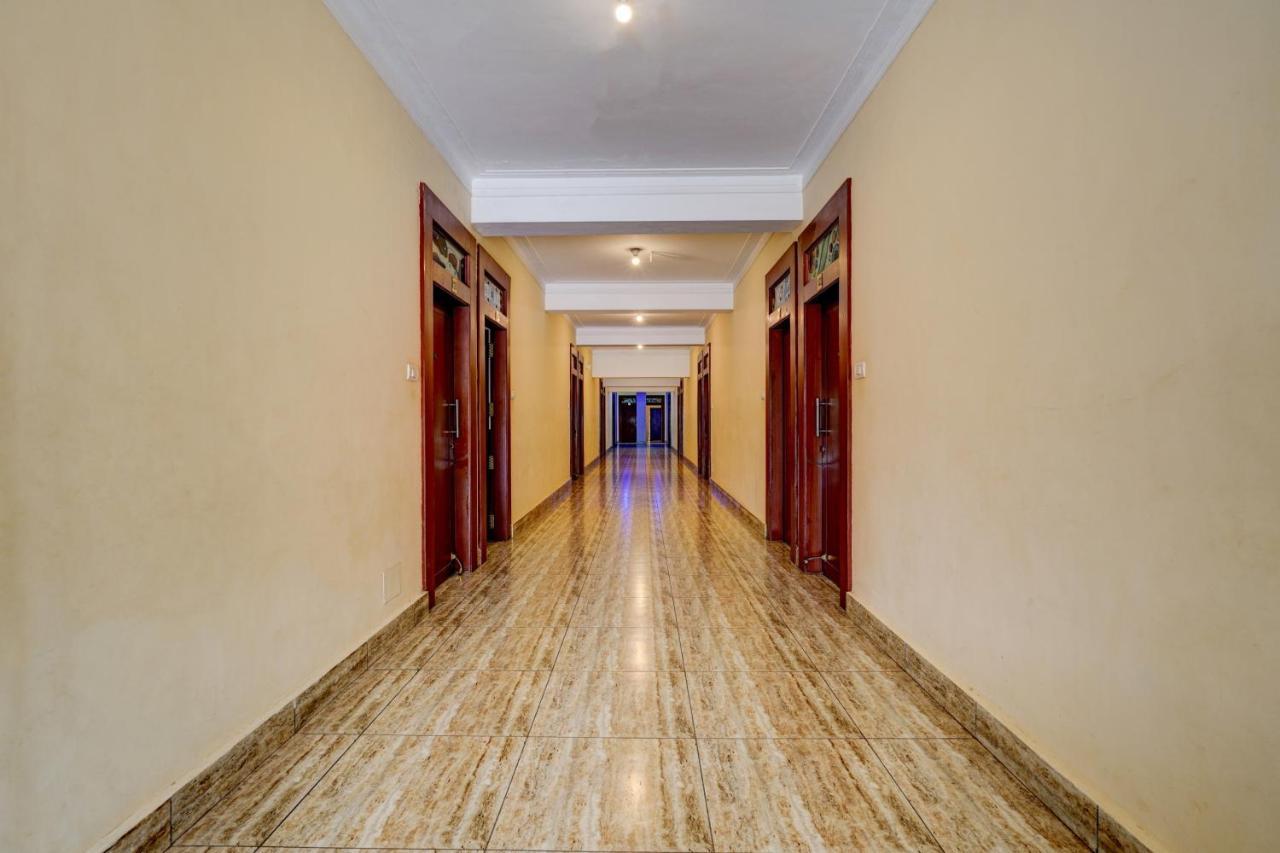 Oyo Flagship Hotel Kvc Holiday Inn Mysore Ngoại thất bức ảnh