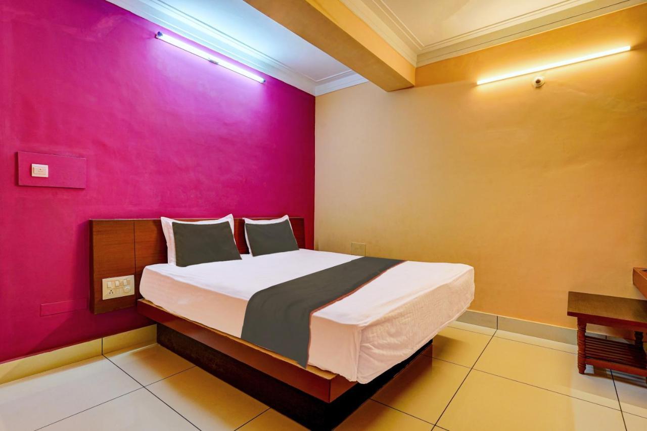 Oyo Flagship Hotel Kvc Holiday Inn Mysore Ngoại thất bức ảnh